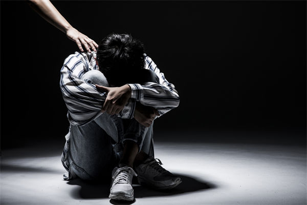 女子漏接電話被市監(jiān)所工作人員辱罵，人力資源管理有何感悟？