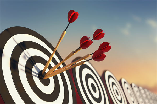 在全球化競爭中，企業(yè)如何制定有效的戰(zhàn)略管理策略？