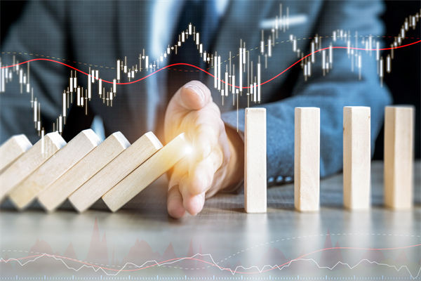 集團(tuán)管控中，如何有效實(shí)施風(fēng)險(xiǎn)管理以保障企業(yè)穩(wěn)健發(fā)展？