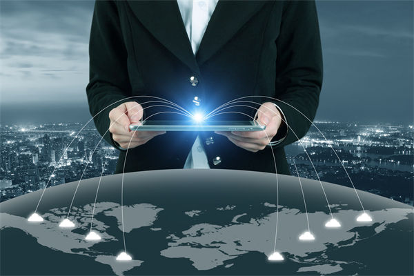 跨國企業(yè)如何管理文化差異以實(shí)現(xiàn)全球戰(zhàn)略協(xié)同？