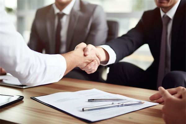 跨國企業(yè)如何管理文化差異以實(shí)現(xiàn)全球戰(zhàn)略協(xié)同？