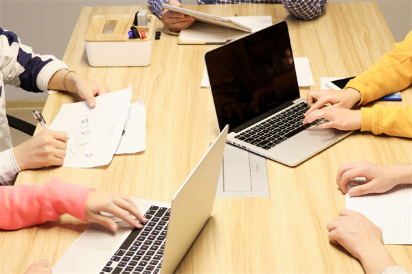 在員工培訓(xùn)上，企業(yè)應(yīng)如何投入，以獲得最大回報？