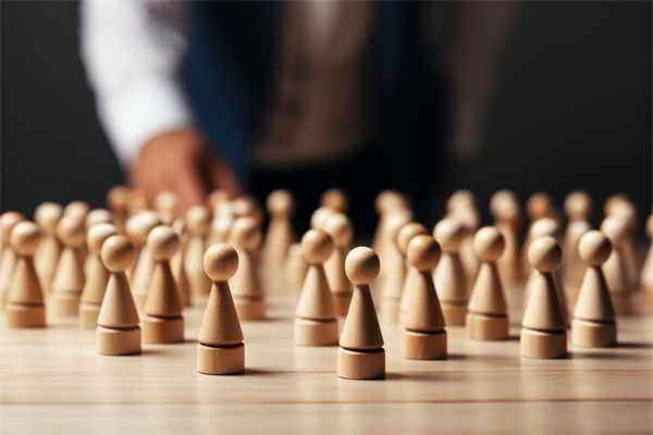 資源分配時(shí)，組織規(guī)劃如何平衡各部門需求與整體目標(biāo)？