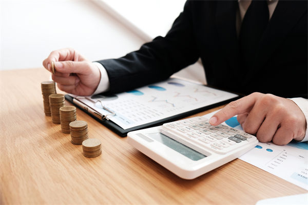 薪酬體系調(diào)整，如何兼顧新員工和老員工的利益？