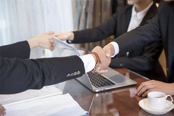 如何通過(guò)績(jī)效咨詢提升企業(yè)的整體運(yùn)營(yíng)效率？