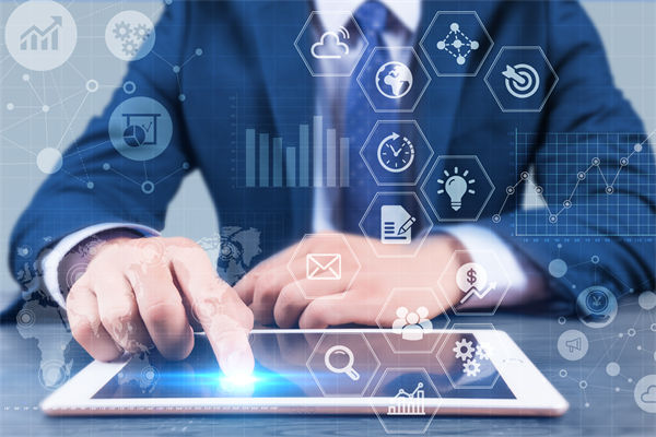 制定年度經(jīng)營計劃時，如何平衡創(chuàng)新與風險？