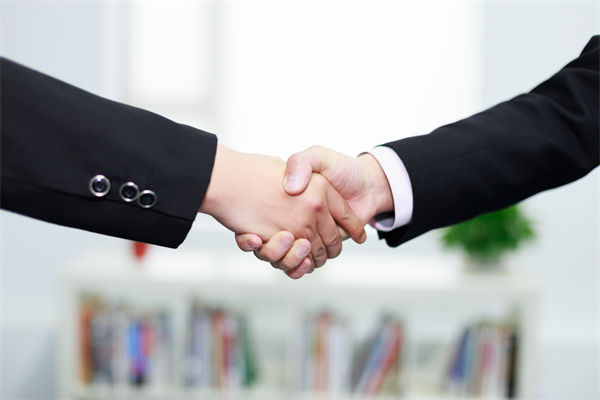 如何通過人力資源管理提升企業(yè)核心競爭力？