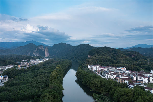 麗水戰(zhàn)略咨詢公司如何為企業(yè)規(guī)劃長(zhǎng)遠(yuǎn)藍(lán)圖？