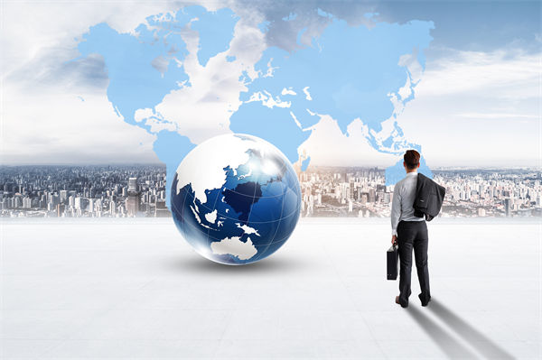 風(fēng)險管理與企業(yè)戰(zhàn)略制定：如何平衡機(jī)遇與威脅？