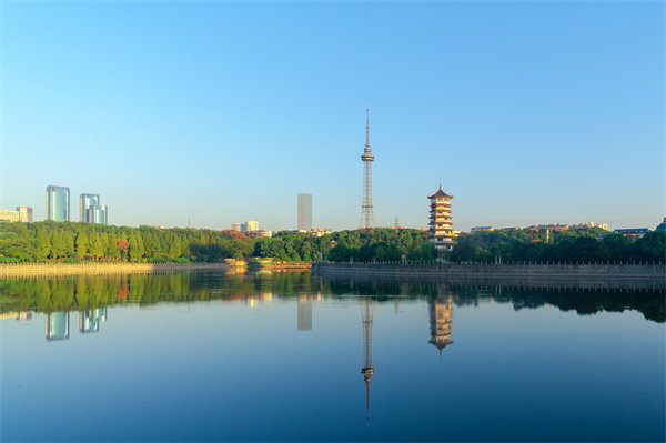 長(zhǎng)沙年度經(jīng)營(yíng)計(jì)劃咨詢公司如何為企業(yè)定制精準(zhǔn)戰(zhàn)略計(jì)劃？