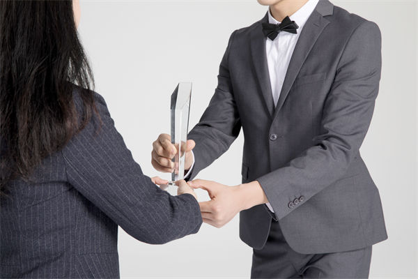 如何利用薪酬績效激勵，促進(jìn)跨部門合作與協(xié)調(diào)？