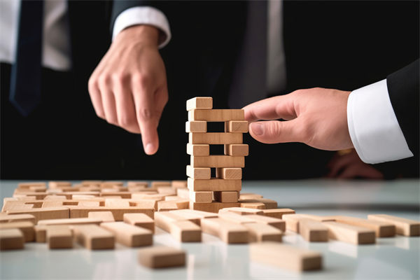 如何有效監(jiān)控并評估年度經(jīng)營計劃的執(zhí)行效果與成果？