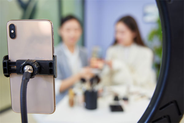 超200名國(guó)家一級(jí)演員開始做直播，精益生產(chǎn)怎么看？