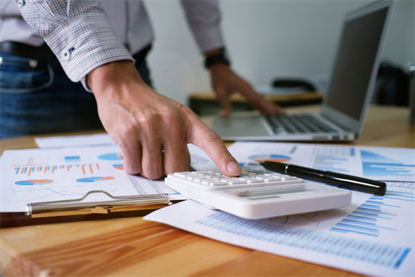 薪酬與績效如何掛鉤，專業(yè)咨詢?nèi)绾沃珳?zhǔn)設(shè)計？