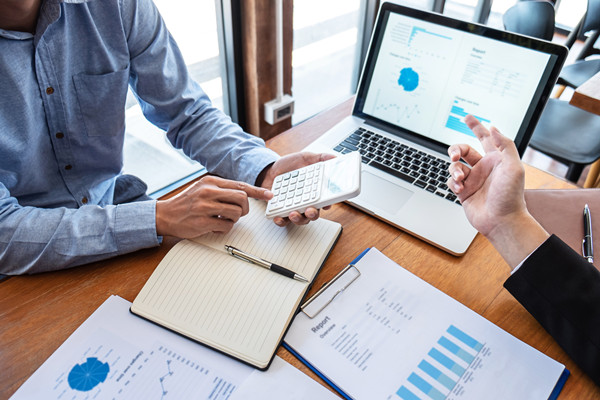 集團(tuán)如何評(píng)估子公司績效，確保戰(zhàn)略目標(biāo)實(shí)現(xiàn)？