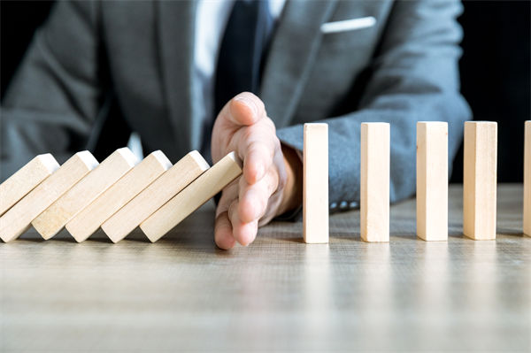 怎樣評(píng)估，年度經(jīng)營(yíng)計(jì)劃的實(shí)施效果與預(yù)期是否一致？