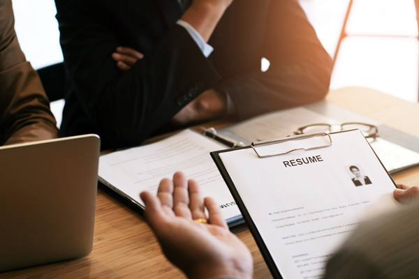 人才流失嚴(yán)重，人力資源管理如何構(gòu)建穩(wěn)固人才防線？