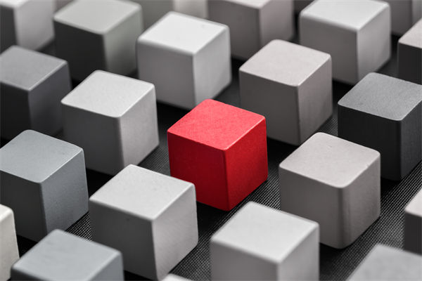 如何在競爭激烈的市場中保持品牌差異化優(yōu)勢？