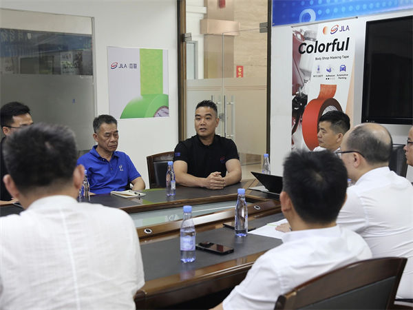 杰聯(lián)董事長(zhǎng)兼總經(jīng)理歐鎮(zhèn)堅(jiān)先生 杰聯(lián)董事長(zhǎng)兼總經(jīng)理歐鎮(zhèn)堅(jiān)先生