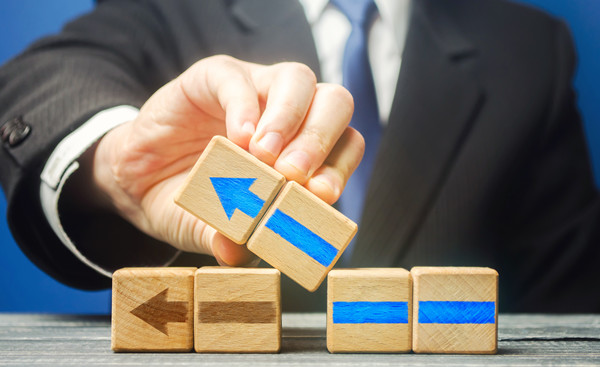 戰(zhàn)略迷茫，方向難尋，如何借戰(zhàn)略咨詢精準(zhǔn)定位企業(yè)航向？