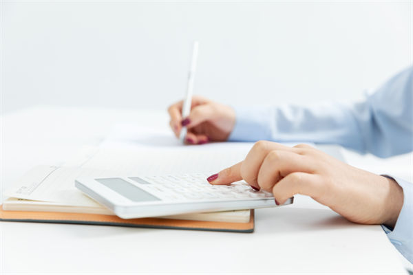 充電寶公司494名員工年入超百萬，對企業(yè)預(yù)算的啟示