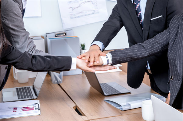 內(nèi)部矛盾重重，管理咨詢?nèi)绾沃χ亟ê椭C高效組織？