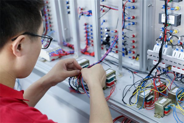 哪些行業(yè)人才火爆就業(yè)市場？人力資源管理有何啟發(fā)？