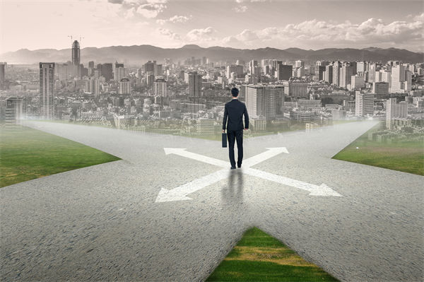 企業(yè)轉(zhuǎn)型遇阻，管理咨詢?nèi)绾尉珳势凭珠_辟新增長路徑？