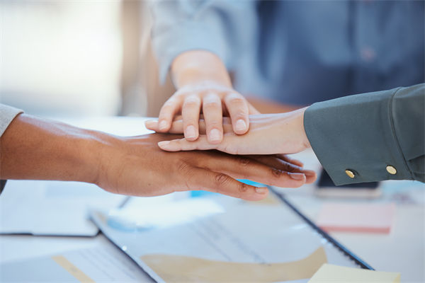 跨文化管理對企業(yè)全球化戰(zhàn)略實施的影響及應對策略？