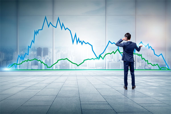 員工績(jī)效不佳，是應(yīng)該立即解雇還是給予改進(jìn)機(jī)會(huì)？