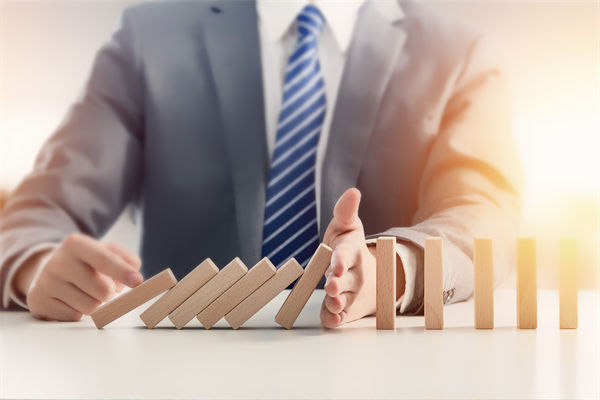 A股開盤大跌，近800股跌超9%，關(guān)聯(lián)企業(yè)如何調(diào)整戰(zhàn)略？