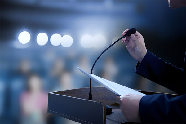 大降對(duì)華關(guān)稅，特朗普為何轉(zhuǎn)彎？制造業(yè)怎么看？