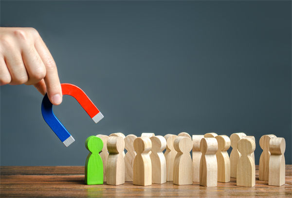 行業(yè)薪酬競(jìng)爭(zhēng)激烈，企業(yè)怎樣優(yōu)化薪酬吸引頂尖人才？