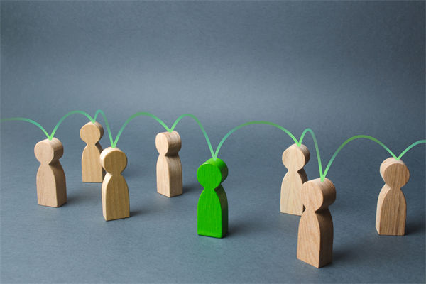 戰(zhàn)略執(zhí)行層層衰減，集團(tuán)管控如何確保目標(biāo)精準(zhǔn)落地？