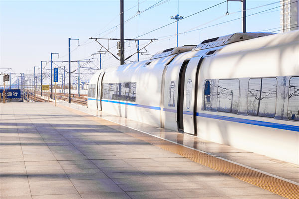 美國(guó)為什么沒有中國(guó)那樣的高鐵？是哪些方面限制了？