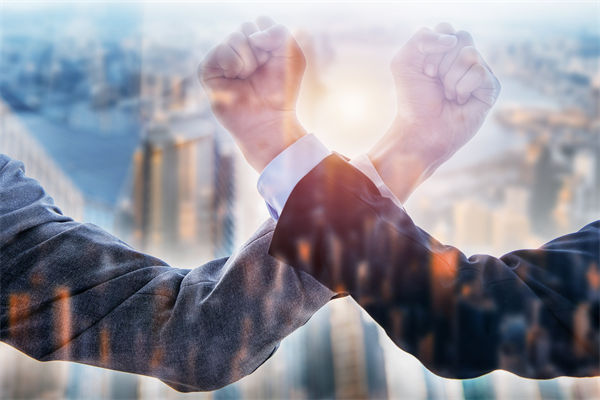 榮耀CEO承認(rèn)銷量非常困難，眾多企業(yè)的品牌戰(zhàn)略啟示