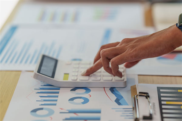 執(zhí)行與預(yù)算嚴(yán)重脫節(jié)，企業(yè)如何構(gòu)建動(dòng)態(tài)監(jiān)控與調(diào)整機(jī)制？