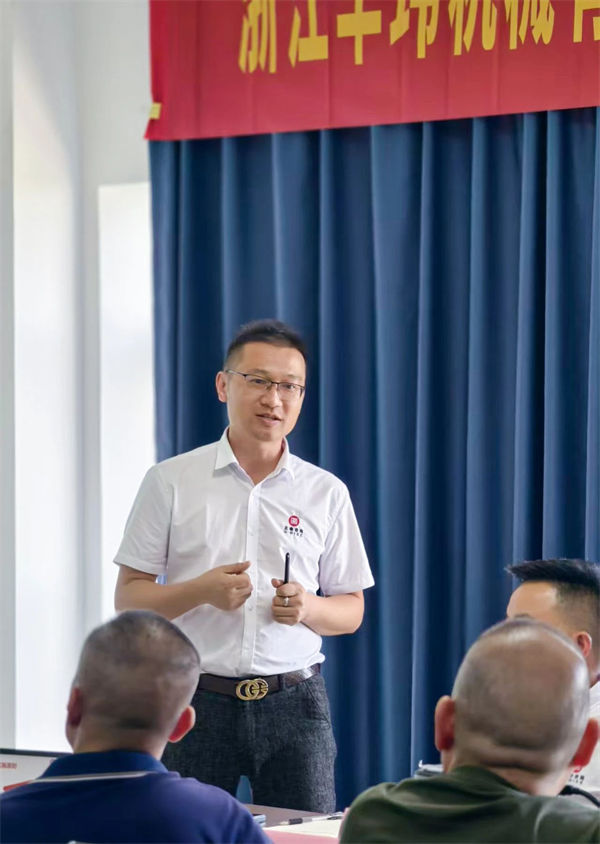 正睿咨詢集團(tuán)運(yùn)營(yíng)總監(jiān)杜章勝老師致辭 正睿咨詢集團(tuán)運(yùn)營(yíng)總監(jiān)杜章勝老師致辭