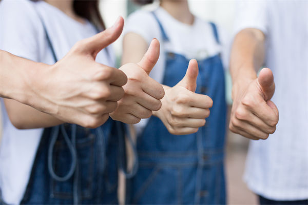 企業(yè)文化標語掛滿墻，為何員工依然缺乏認同感？