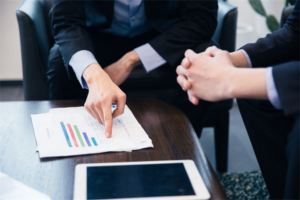 市場(chǎng)突變沖垮計(jì)劃，如何構(gòu)建滾動(dòng)調(diào)整的動(dòng)態(tài)校準(zhǔn)機(jī)制？