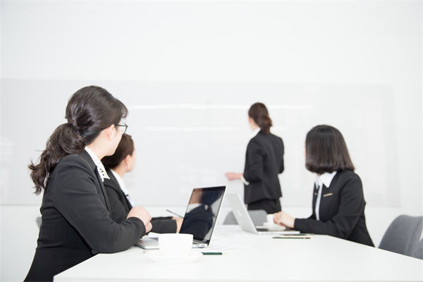 人力資源該管控還是賦能？多數(shù)企業(yè)都踩錯了管理節(jié)奏！