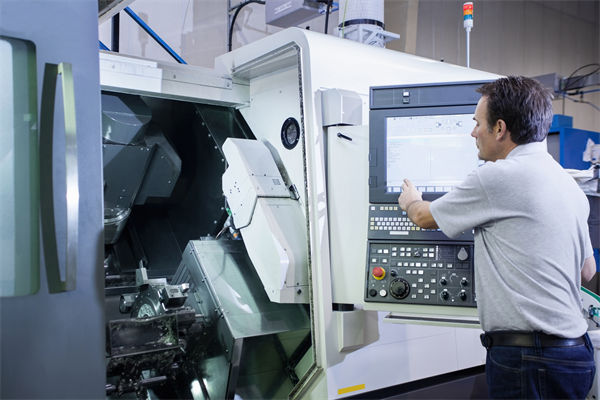 精益管理在提升產(chǎn)品質(zhì)量方面有哪些具體策略和方法？