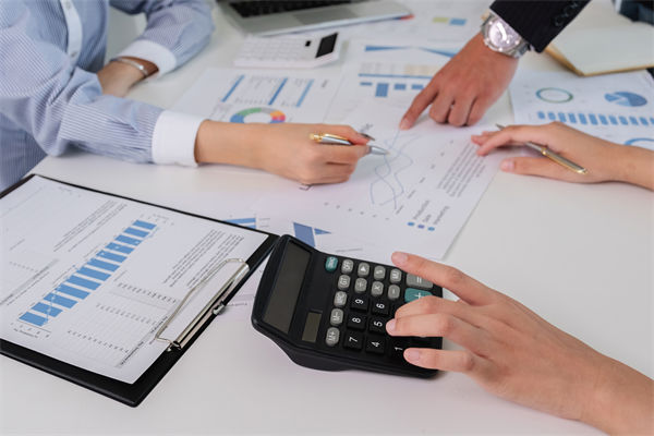 文化口號貼滿墻，企業(yè)文化如何真正走進員工心里？