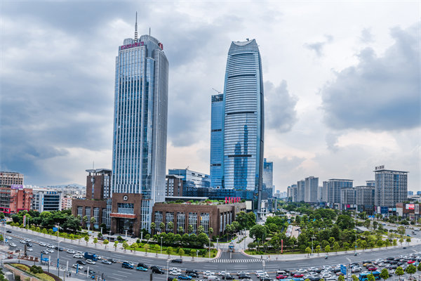 企業(yè)卡在增長(zhǎng)瓶頸管理老套，東莞管理咨詢能劈開新路嗎？